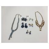 RHINESTONE NECKLACE GOLD STATEMENT BLUE OVAL AND
