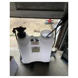 GREENWOOD GARDEN SPRAYER, BACKPACK STYLE, PLASTIC