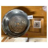ON TYME QUARTZ DESK CLOCK, CLEAR ACRYLIC CASE,