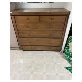 WOOD CHEST OF DRAWERS, SIX DRAWERS, BRASS-TONE