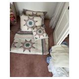 QUILTED BEDDING SET W/ STAR PATTERN, FLORAL