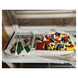 LEGO ASSORTED BUILDING BRICKS IN TRAY W/
