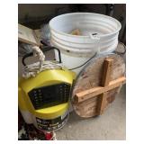 FLOW-TROLL SUBMERSIBLE PUMP, WHITE BUCKET W/