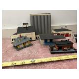 ASSORTED MODEL TRAIN BUILDINGS, INCL REDLESVILLE