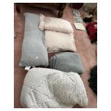 ASSORTED BEDDING, INCL SHERPA PILLOW, PINK