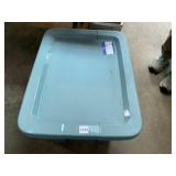 PLASTIC STORAGE TOTE W/ LID, TEAL COLOR.