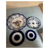 GRUMLEY BLUE & WHITE POTTERY, INCL. LARGE FRUIT