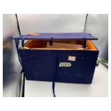 CLEAR GLASS CLOCHE W/ KNOB HANDLE, BLUE FELT