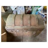 VTG DOME TOP TRUNK, EMBOSSED METAL EXTERIOR, WOOD