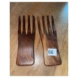 WOODEN SALAD SERVERS (2).