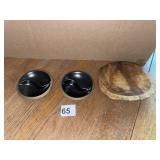 HEATH CERAMICS BOWLS (2), WOODEN BOWL.
