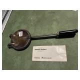 CARMEN PALMER CAST IRON WAFFLE IRON, NO. 1R, W/