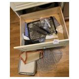 KITCHEN DRAWER LOT W/ BAKING SHEETS, COOLING