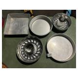 VTG ALUMINUM BAKING PANS, INCLUDES ROUND TUBE