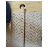 VTG WALKING CANE, WOOD SHAFT, BLACK CURVED