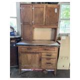VTG OAK HOOSIER CABINET, ENAMEL TOP, PULL-OUT