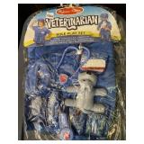 MELISSA & DOUG VETERINARIAN ROLE PLAY SET,