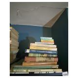 VTG CHILDREN'S HARDCOVER BOOKS, INCLUDES MARK