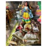 VTG INTERNATIONAL COSTUME DOLLS, INCLUDES FIGURES