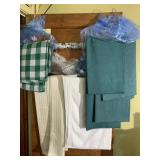 VTG TABLE LINENS, GREEN CHECKERED TABLECLOTH,