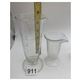 PR GLASS GRADUATED MEASURING CYLINDERS,