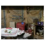 CHRISTMAS DECOR LOT W/ STRALA TIN, DECORATIVE