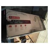 DELTA KYLO PULL-DOWN KITCHEN FAUCET, NIB.