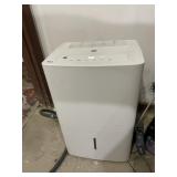 GE ENERGY STAR DEHUMIDIFIER, DIGITAL DISPLAY,
