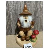 ERZGEBIRGISCHE HANDARBEIT SMOKER, WOODEN GNOME W/