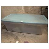 STERILITE PLASTIC STORAGE BIN W/ LID.