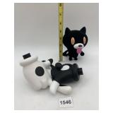 VINYL ART FIGURES, HAND GESTURE FIGURE AND