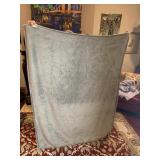 CATHERINE MALANDRINO PLUSH THROW BLANKET, GREY.
