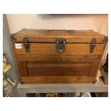 VINTAGE OAK MACHINIST CHEST, GREEN FELT LINED
