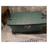 RUBBERMAID HOLIDAY JUMBO CLEAR BOX, 28.3 U.S. GAL