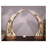 PR CARVED HORNS PHOENIX AND DRAGON MOTIFS, RED