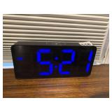 DREAMSKY DIGITAL ALARM CLOCK, BLUE LED DISPLAY.
