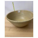 VTG YELLOW WARE MIXING BOWL, LARGE SIZE.