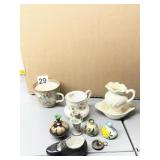 ASSORTED MINIATURE PORCELAIN AND CERAMIC