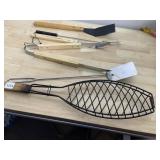 GRILL UTENSILS (4) INCL FISH BASKET, SPATULA,