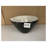 VTG MIXING BOWL, BLACK EXTERIOR, WHITE INTERIOR,