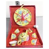 CHINESE PORCELAIN TEA SET, FLORAL PATTERN,