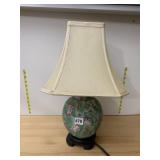VTG CERAMIC TABLE LAMP, FLORAL LOTUS PATTERN,