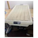CLEAR PLASTIC STORAGE BIN W/ LID.