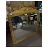 OAK WALL MIRROR, ARCHED TOP, CARVED SHELL DETAIL.