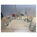 ASSORTED ADVERTISING BEER GLASSES AND MUGS (8).