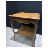 VTG OAK SIDE TABLE, CABRIOLE LEGS, LOWER TIERED