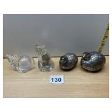 CRYSTAL CAT FIGURINES (2), METAL QUAIL FIGURINES