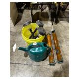 GARDEN ASSORTMENT, PLASTIC WATERING CAN, SOLAR