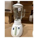 BLACK & DECKER BLENDER, MULTI-SPEED, GLASS