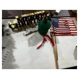 MERRY CHRISTMAS GOLD-TONE SIGN, US CAPITOL WOODEN